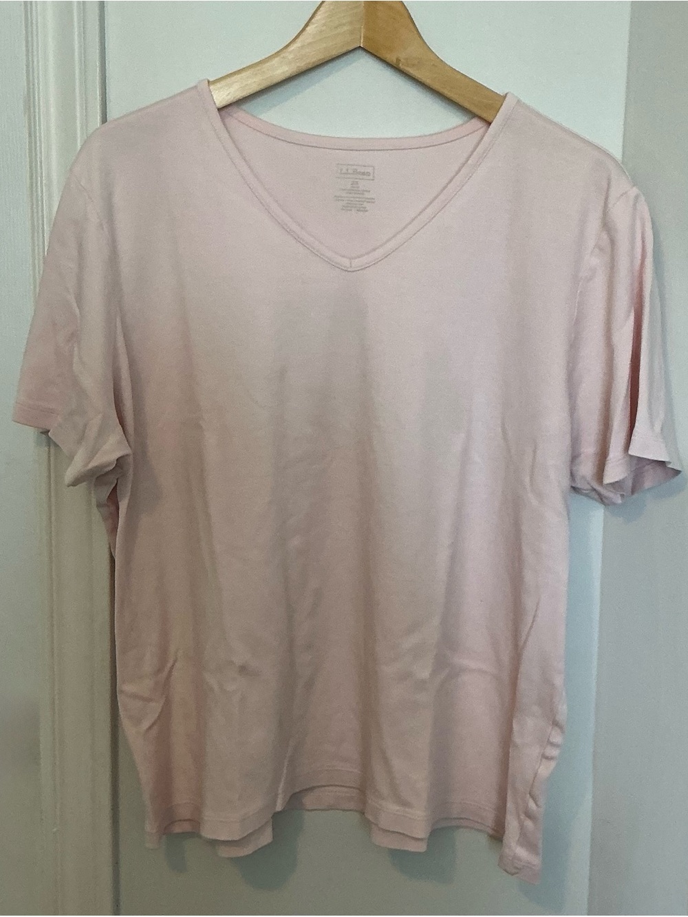 Light Pink LLBean Supima Cotton V-Neck T-Shirt Size 2X